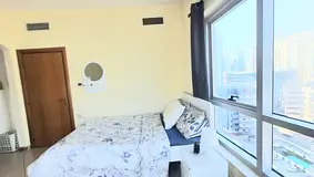 Room with private bathroom nearby DMCC metro station