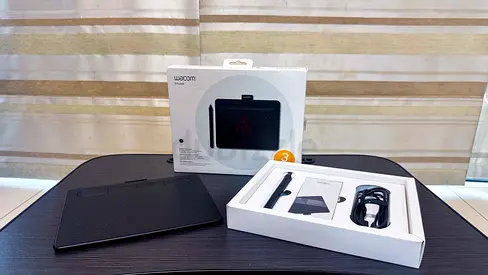 Wacom Intuos Graphic Tablet (Small)