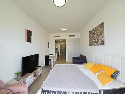 FULLY FURNISHED STUDIO | KITCHEN APPLIANCES | PRIME LOCATION