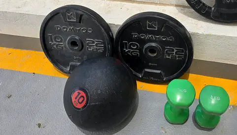 Plates bolls dumbbells