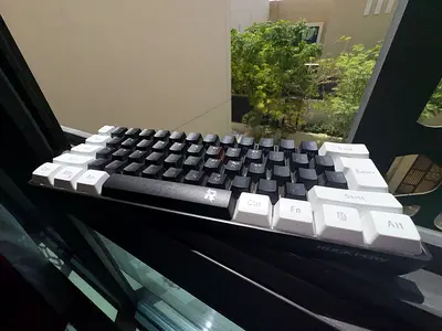 Rockpow black and white keyboard