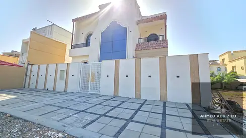 beautifully designed villa located in the heart of Al Yasmeen consists of 5 Master bedroom, positio