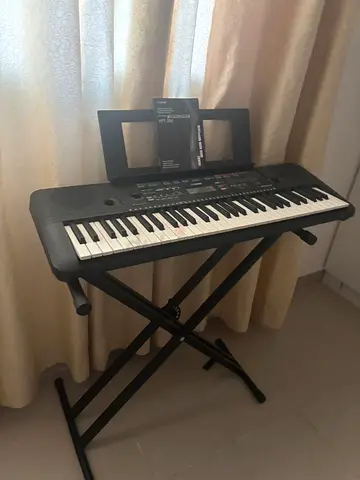 Digital Piano Yamaha with stand