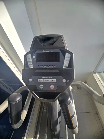 Spirit fitness - CE 800 Pre-owned Elliptical Trainer - Compact Home Cardio Machine