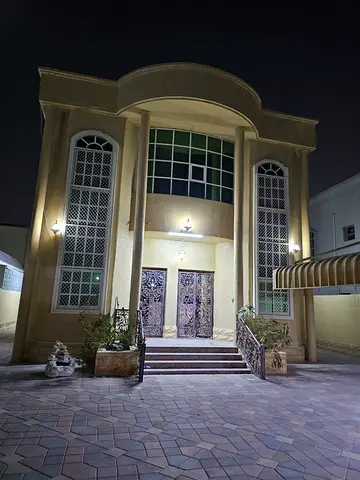 فيلا للإيجار في الروضة 2 – عجمان