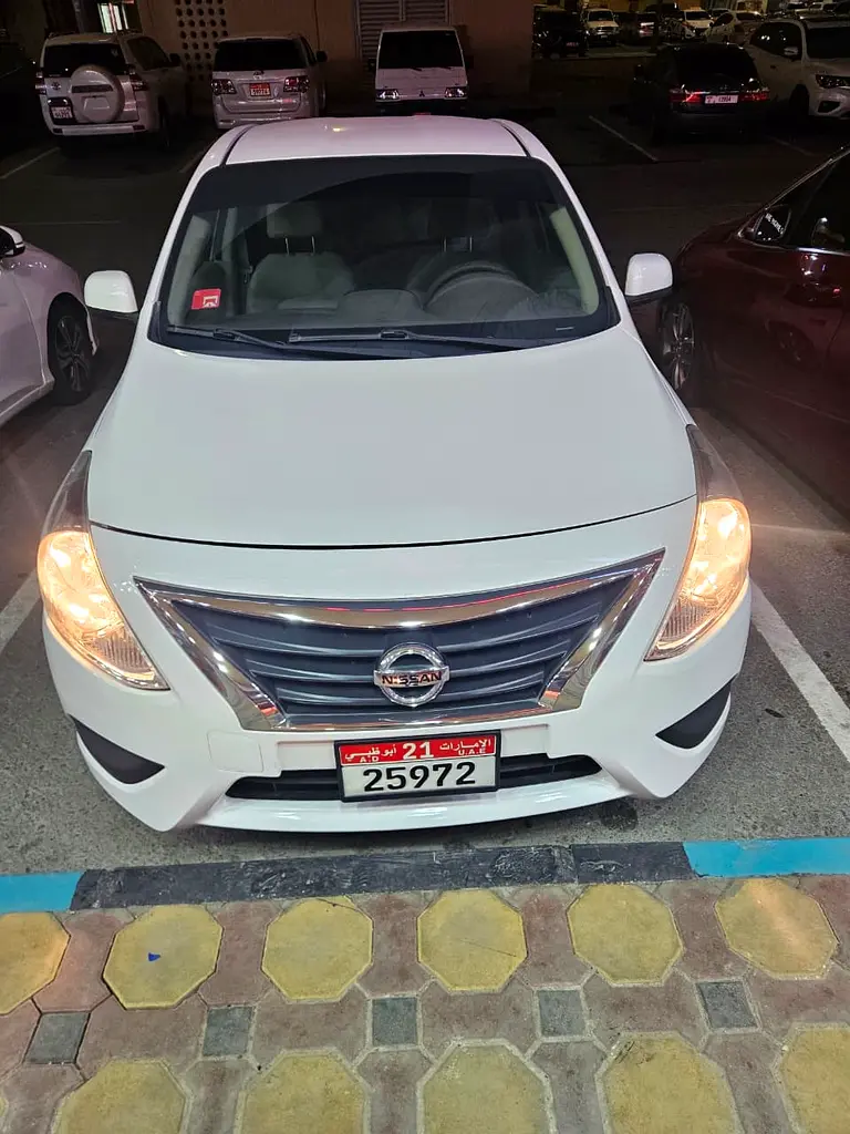 Nissan Sunny 2017 — photo 1 of 11