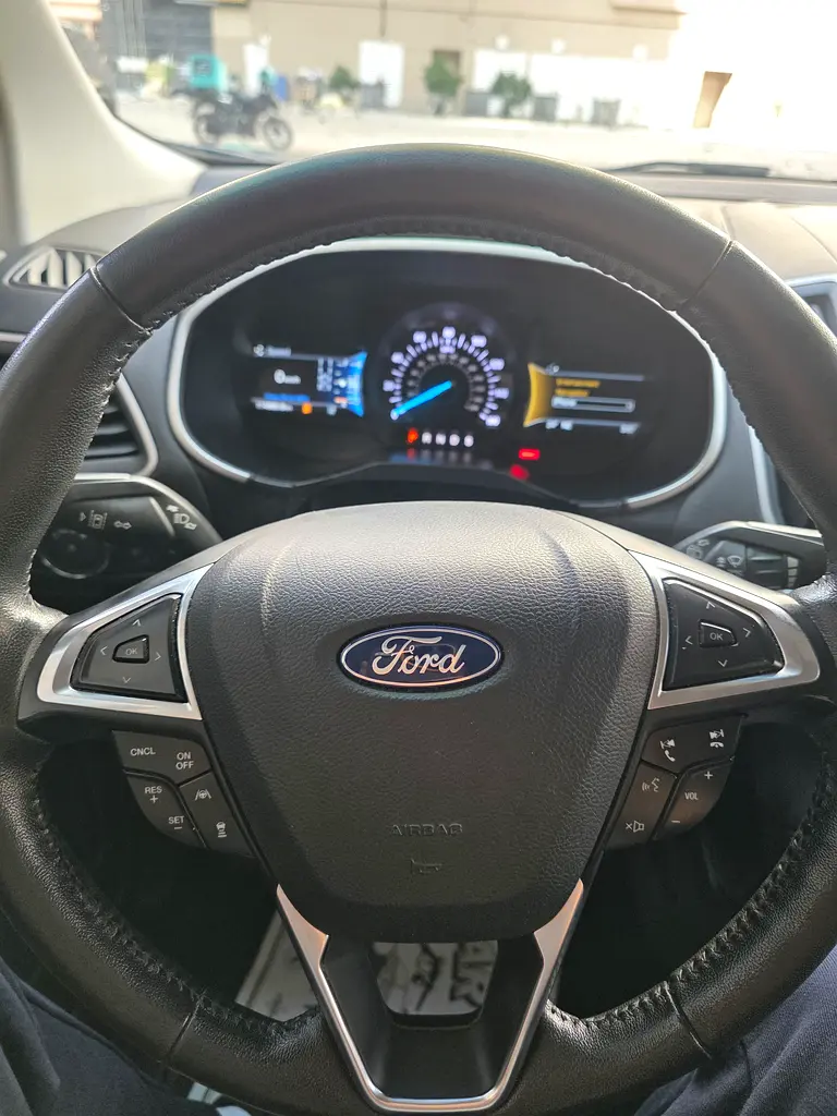 Ford Edge 2019 — photo 1 of 13