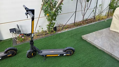 Electric scooter in good working condition.Range: Up to 65 km (approx. 40 miles).

Speed: 25 km/h to
