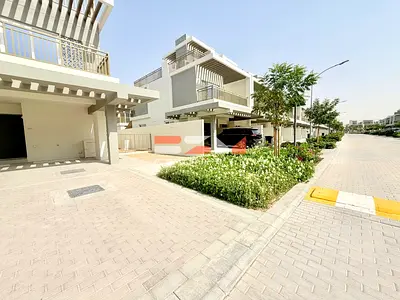 Corner Unit | Huge Layout | L-Shape Garden
