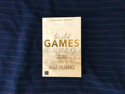 Ana Huang: Twisted Games (SPANISH)