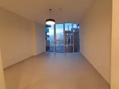 12 Cheques | Near Metro | | High Floor
