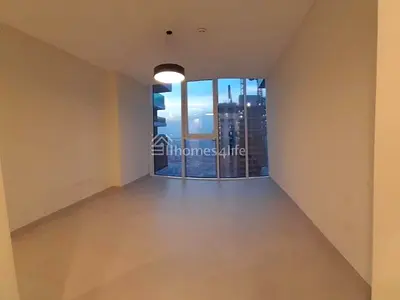 12 Cheques | Near Metro | | High Floor