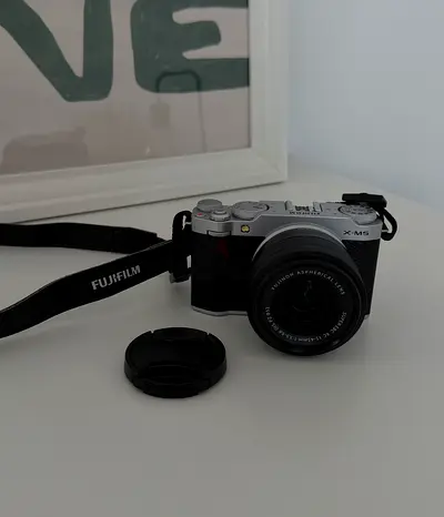 Selling Fujifilm X-M5 digital camera