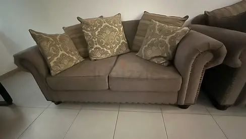 3+2 seater sofa set in good condition