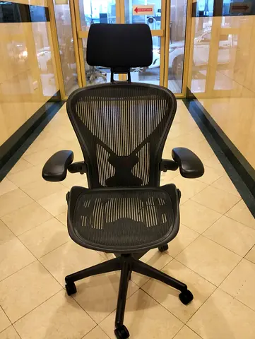 Im selling Herman Miller Areon classic chair size B and C full loaded available
