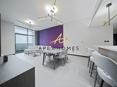 Lake View | Corner Unit | 2 Bed + Maids