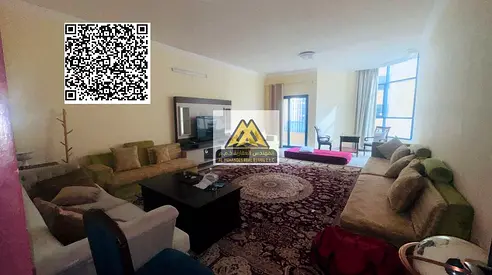 تتميز بمساحات واسعة جداً وتصميم مناسب للعائلات، بالإضافة إلى موقع حيوي قريب من جميع الخدمات، مما يجعلها خياراً ممتازاً للسكن العائلي.