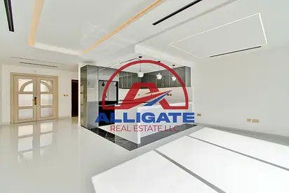 Private garden space / Spacious & beautifully upgraded interior /