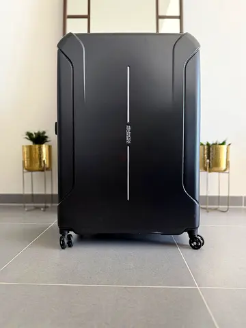 American Tourister Technum 86 cm suitcase
Used once only.
