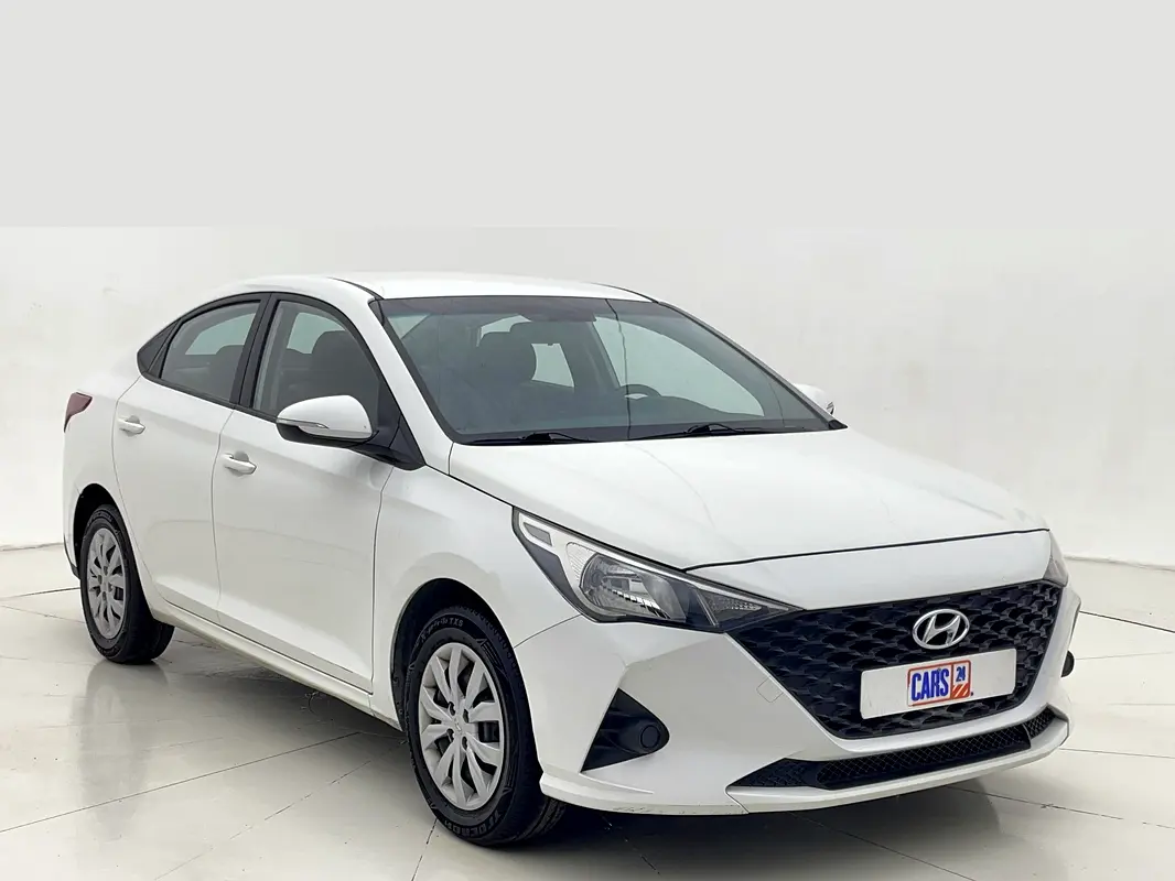 Hyundai Accent 2023 — photo 1 of 13