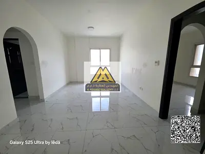 للإيجار السنوي – شقة غرفتين وصالة بمساحة كبيرة في الراشدية – شارع الميناء – عجمان (إطلالة مفتوحة على الميناء ودفع ميسر)