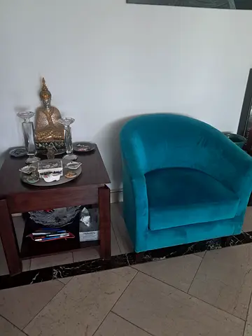 New single sofa for sale in excellent condition