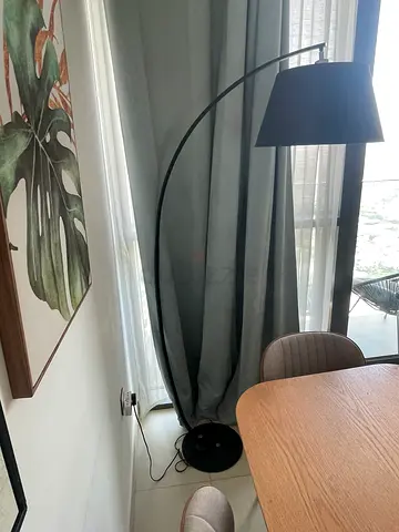 Black Arched Floor Lamp - Modern Curved Design