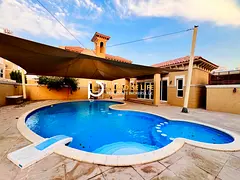 4 masters bedrooms villa in Mirdiff