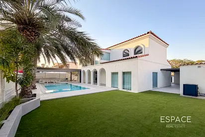 Luxury Living - Fully Furnished - Turn Key