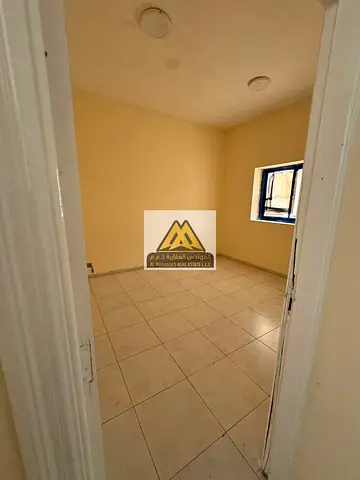 A spacious and functional apartment, ready for immediate occupancy, located in a prime location close to all essential services and transportation, wi