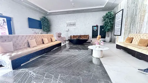 LUXURY BULDING CHILLAR FREE PARKING FREE 12 CHIQ ONLY 58K