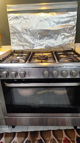 Stainless Steel Gas Range with Oven - 5 Burners, Used