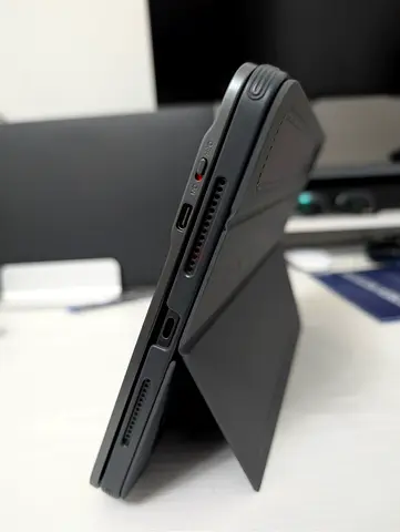 Ipad pro M4 / M5 ESR magnetic detach keyboard / mouse