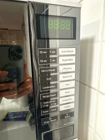 Panasonic microwave-  plateless large