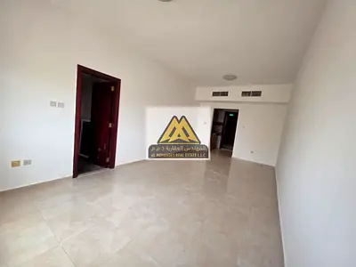 استديو بمساحة ملكية للإيجار السنوي في الجرف – بجوار جامعة عجمان مساحة كبيرة جداً، تكييف مركزي، وسهولة تامة في التنقل إلى دبي والشارقة