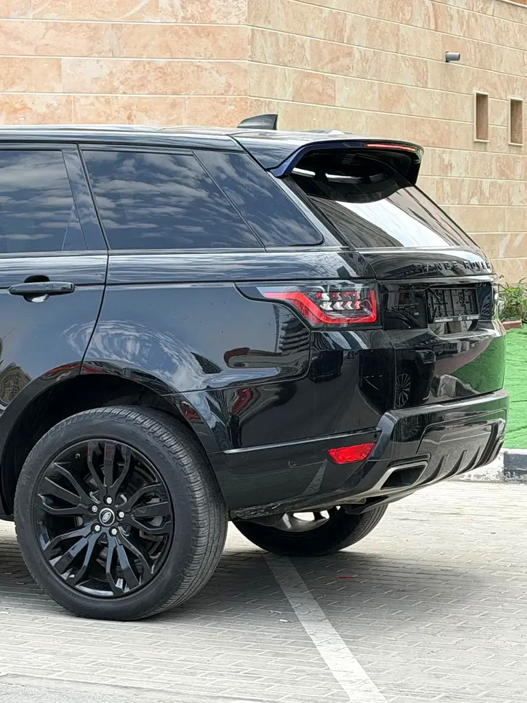 Land Rover Range Rover Sport 2021 — photo 1 of 9