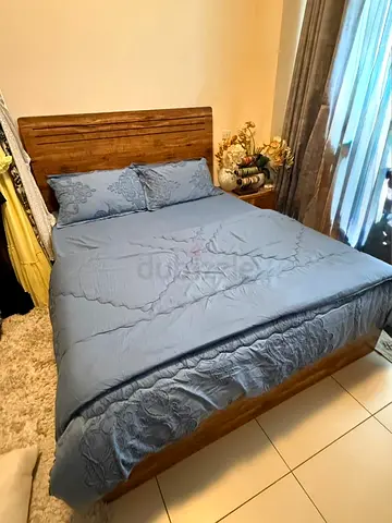 Queen Bed With Matress