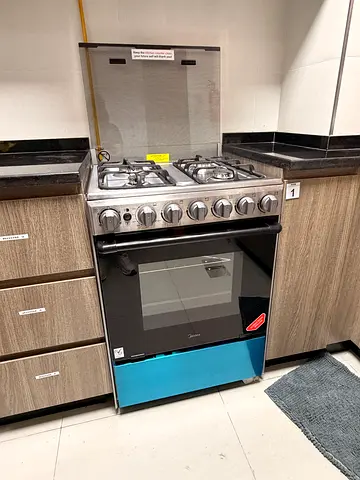 Almost New Freestanding Electric Oven  Stovetop – 4 Burners | Only 2 Months Old
