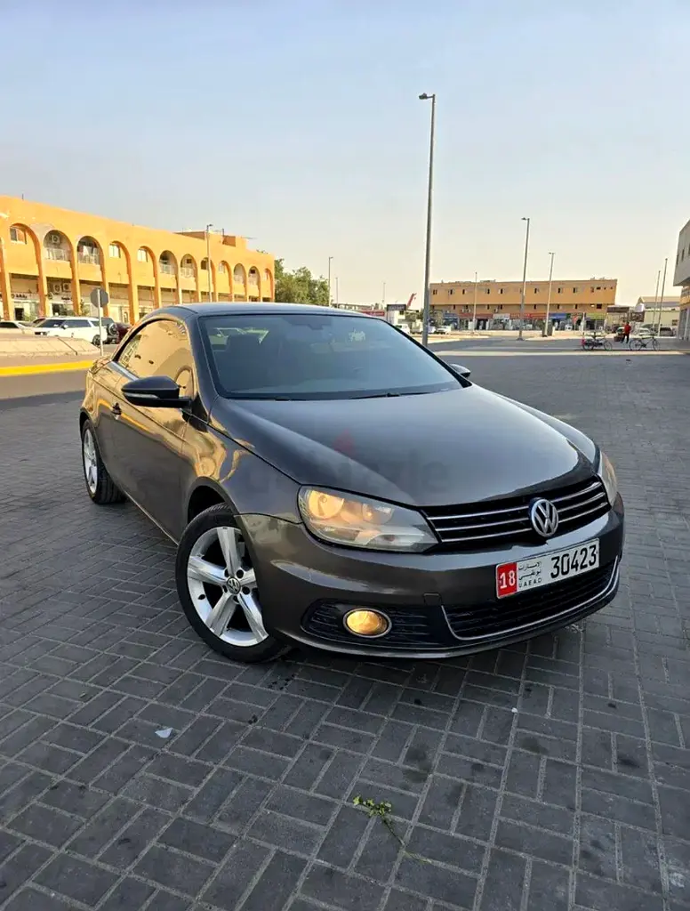 Volkswagen Eos 2011 — photo 1 of 8
