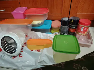Storage container