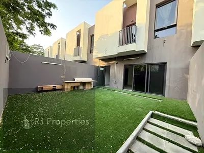 Luxury 3BHK Townhouse With Made Room With Big Private Garden Peaceful Community With All Amenities Prime Living