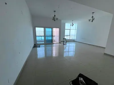 3 غرف وصاله _خزائن بالحائط _غرفه خادمه _تكييف مركزي _بلكونه اطلاله مفتوحه _صياانه فري _سكن عائلات