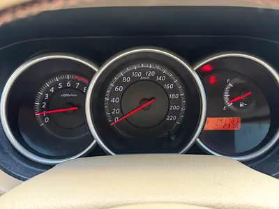 Nissan Tiida SE, 2011, GCC Specs