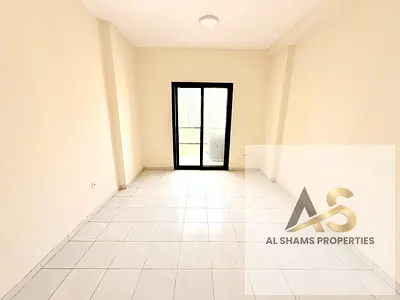 GET SPACIOUS 2BHK WITH BALCONY IN FAMILY BUILDING