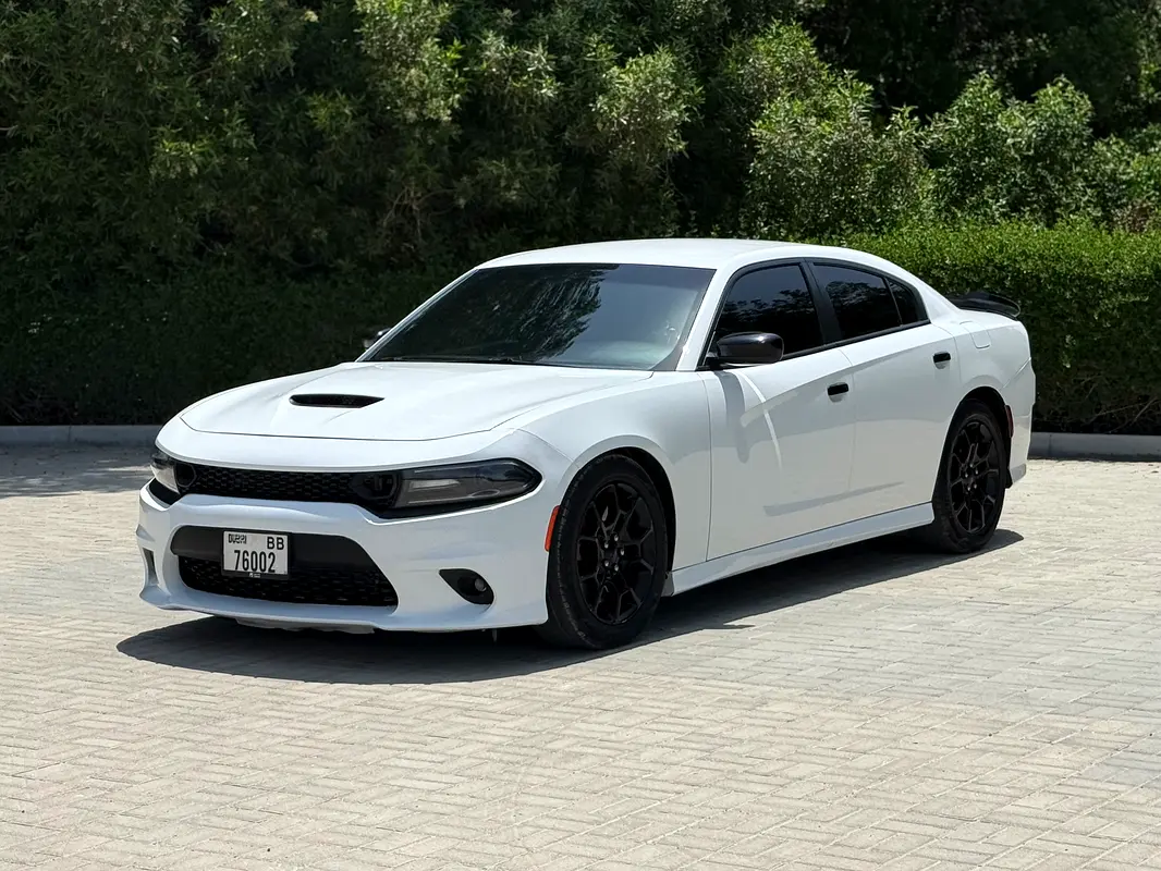 Dodge Charger 2021 — photo 1 of 20