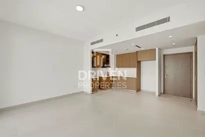 Elegant Living | Bright and Spacious | High Floor