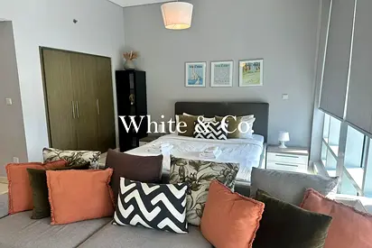 Modern | Flexible Cheques | Large Studio
