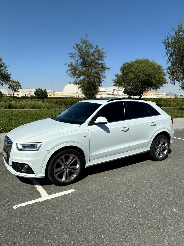 Audi Q3 2014 — photo 1 of 16