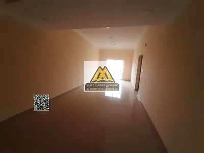 شقة غرفة وصالة بالجرف 3 عجمان، أول ساكن، غرفة ماستر، 2 حمام، بلكونة، تكييف مركزي، خزائن، خلف السوق الصيني، 35 ألف على 6 دفعات.