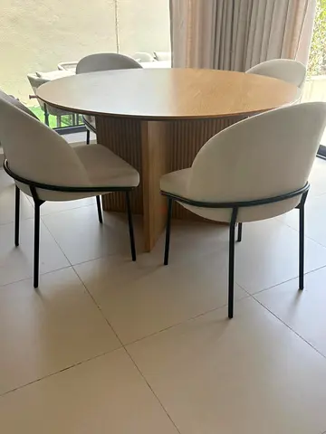 Round wooden Dining table
